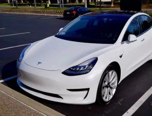 特斯拉有幾款車型后門往上開的？特斯拉model3是a級車還是b級車